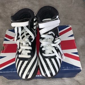 Black n white Reebok